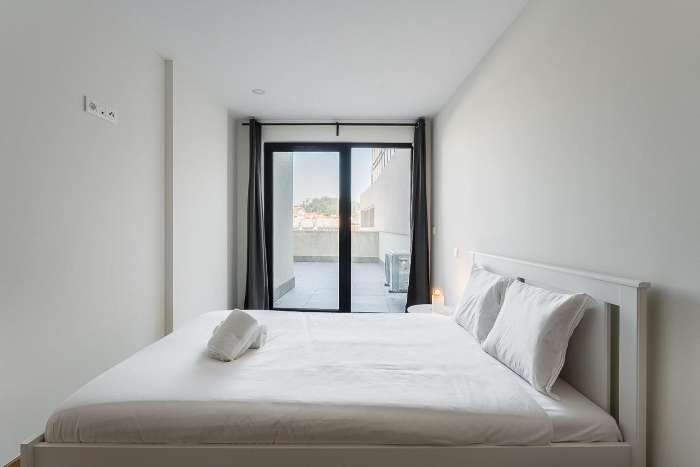 Apartamento Guestready - Sleek Monochromatic In Bonfim OOporto Exterior foto