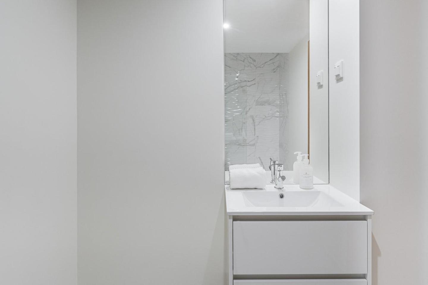 Apartamento Guestready - Sleek Monochromatic In Bonfim OOporto Exterior foto