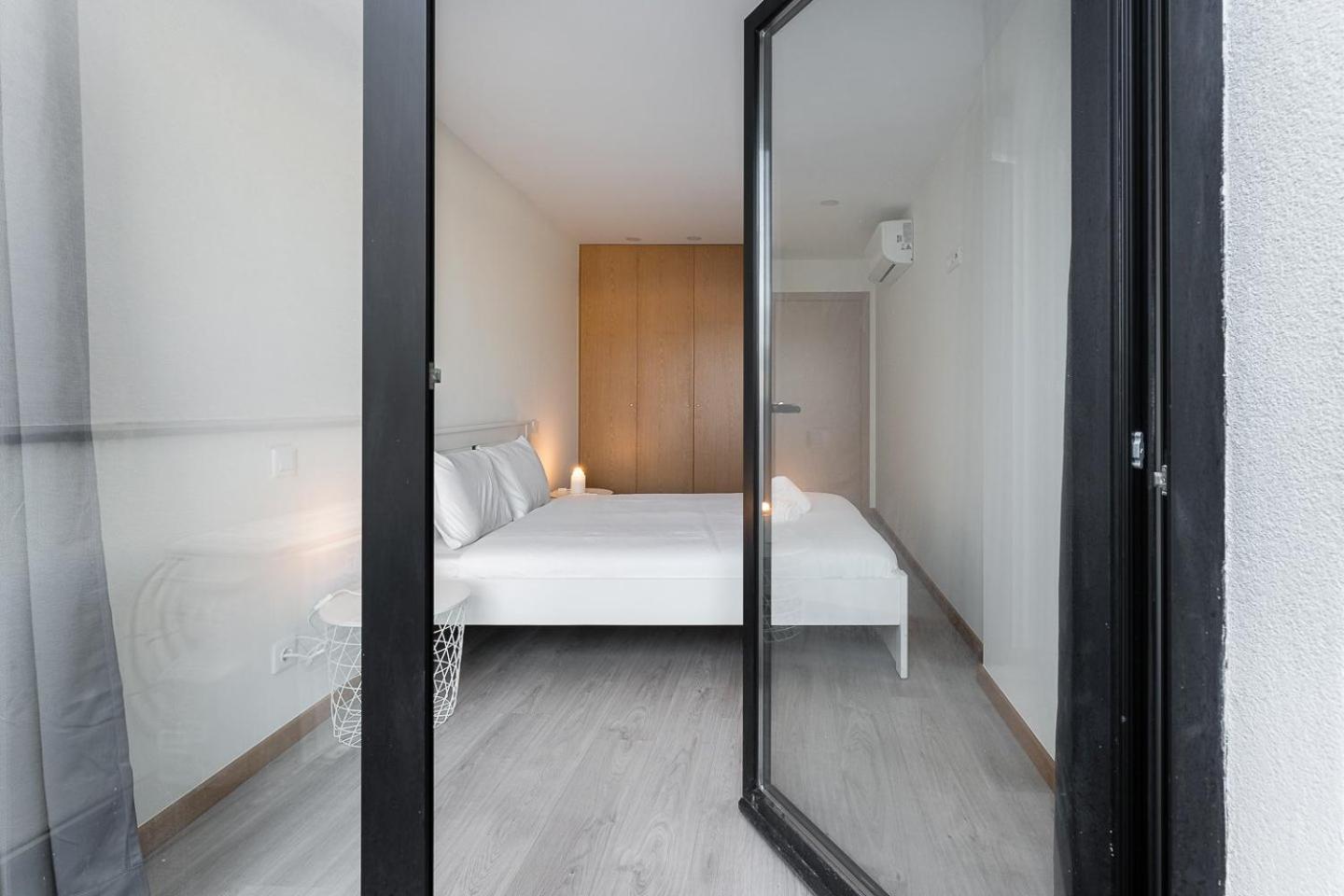 Apartamento Guestready - Sleek Monochromatic In Bonfim OOporto Exterior foto