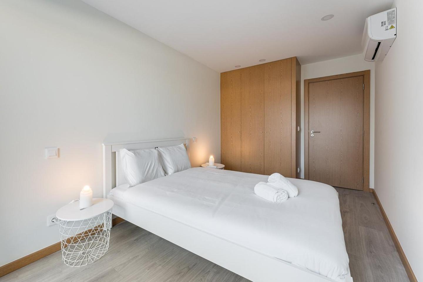 Apartamento Guestready - Sleek Monochromatic In Bonfim OOporto Exterior foto