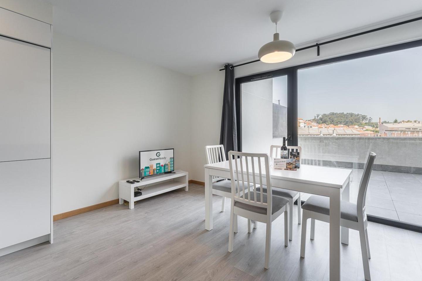 Apartamento Guestready - Sleek Monochromatic In Bonfim OOporto Exterior foto